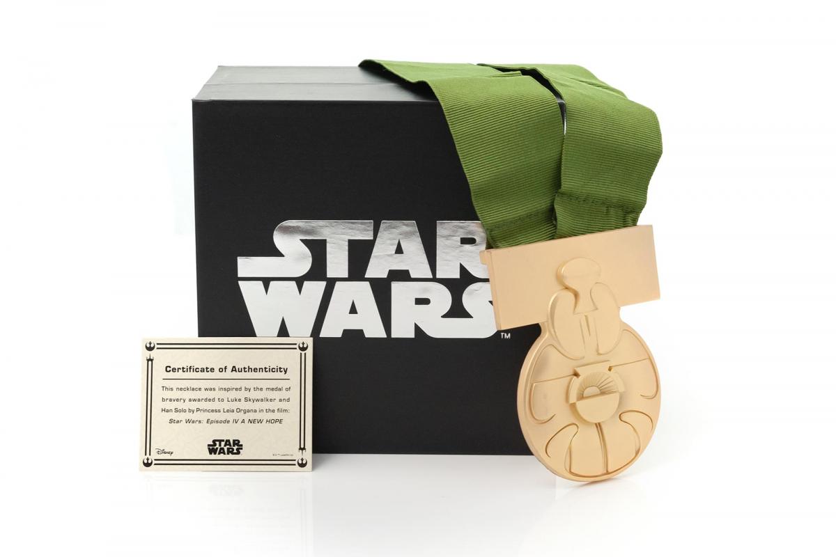 Star Wars Medal of Yavin Gold Plated 1:1 Scale Prop Replica picture