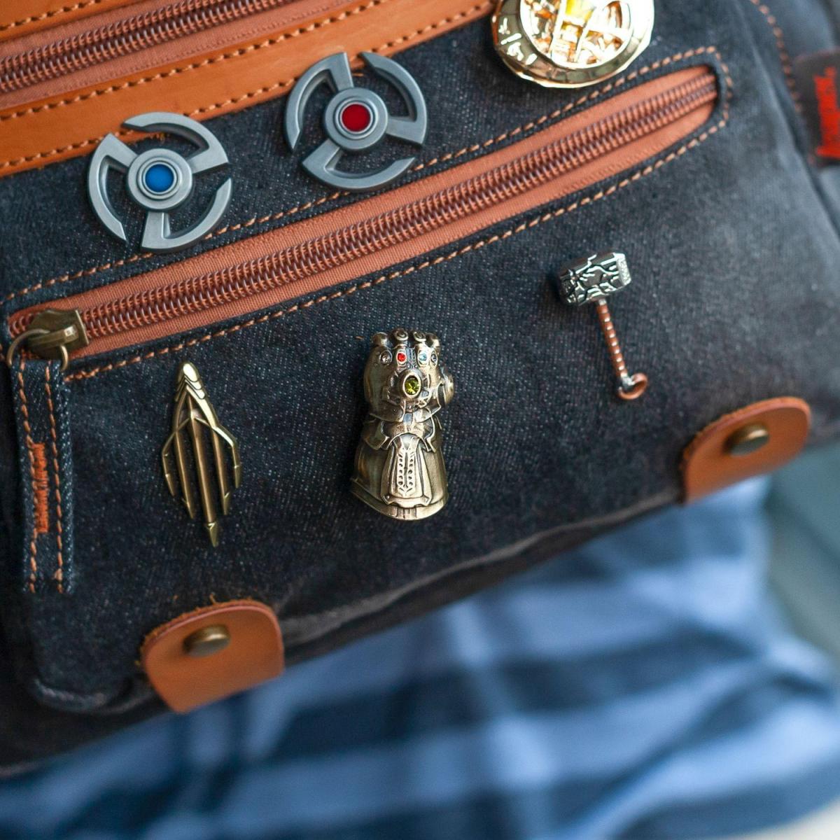 Marvel 3D Infinity Gauntlet Pin (SDCC Exclusive) picture