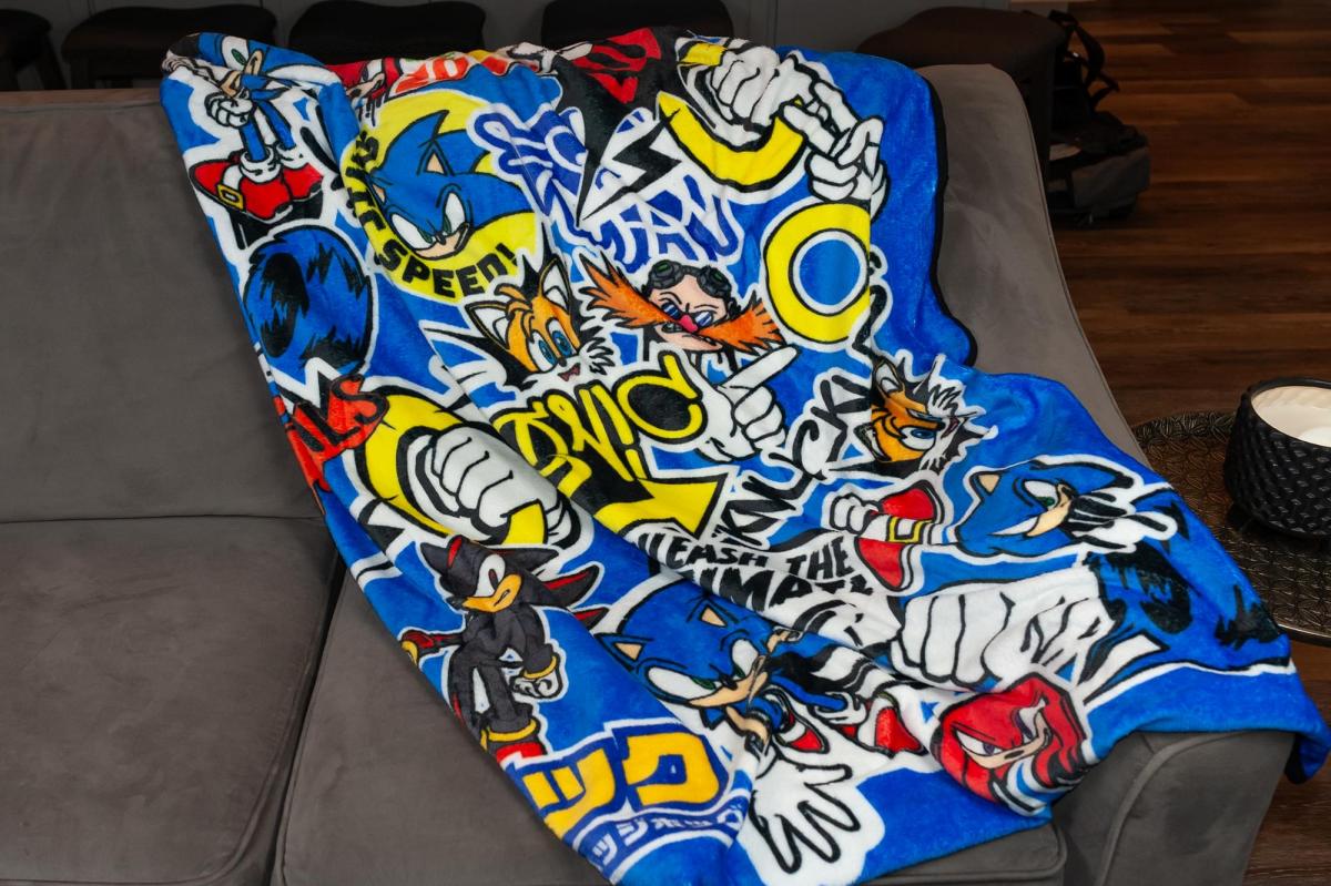 Sonic The Hedgehog Sticker Bomb 45 x 60 Inch Throw Blanket picture