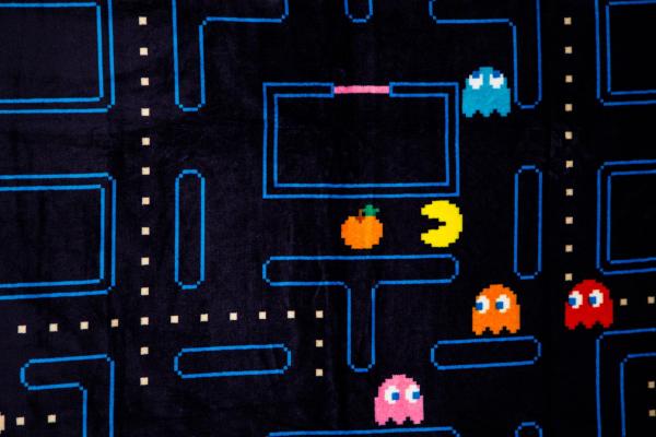 Pac-Man Maze Fleece Throw Blanket picture