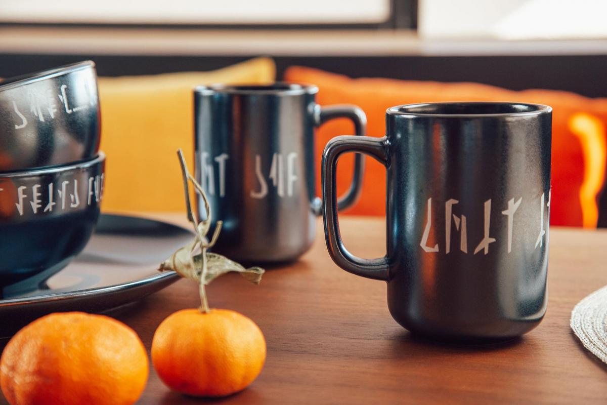 Star Wars The Mandalorian 8 Piece Stoneware Dinner Set picture