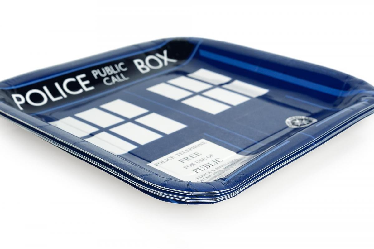 Doctor Who 9" TARDIS Square Paper Plates, Set of 8 picture