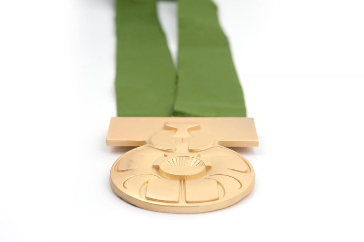 Star Wars Medal of Yavin Gold 24KT 1:1 Scale Prop Replica picture