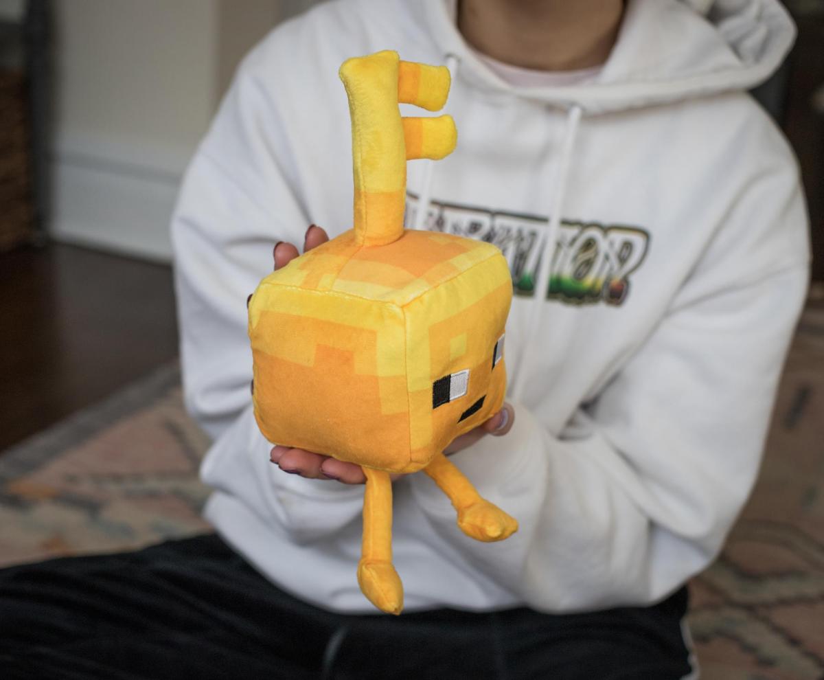 Minecraft Dungeons 7 Inch Gold Key Golem Plush picture