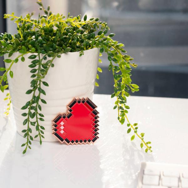 Legend of Zelda Heart Paperweight picture
