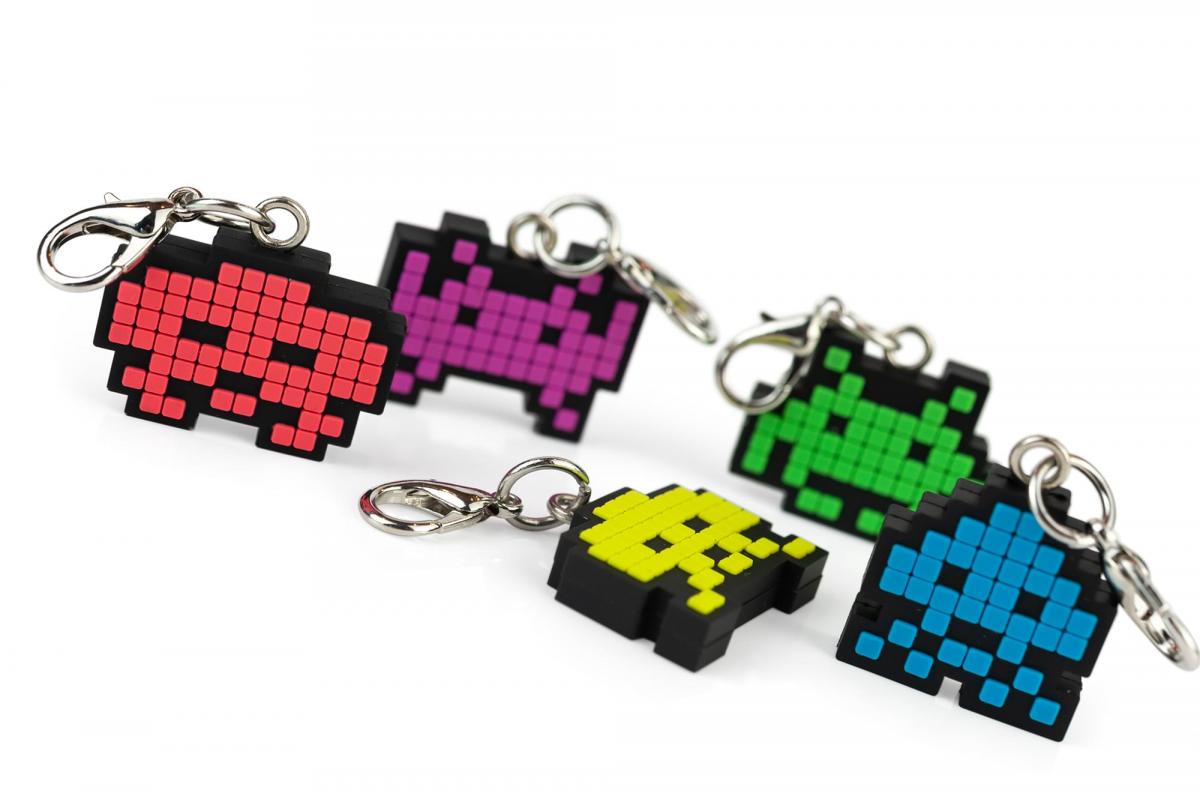 Space Invaders 5-Piece Zipper Pull Set picture
