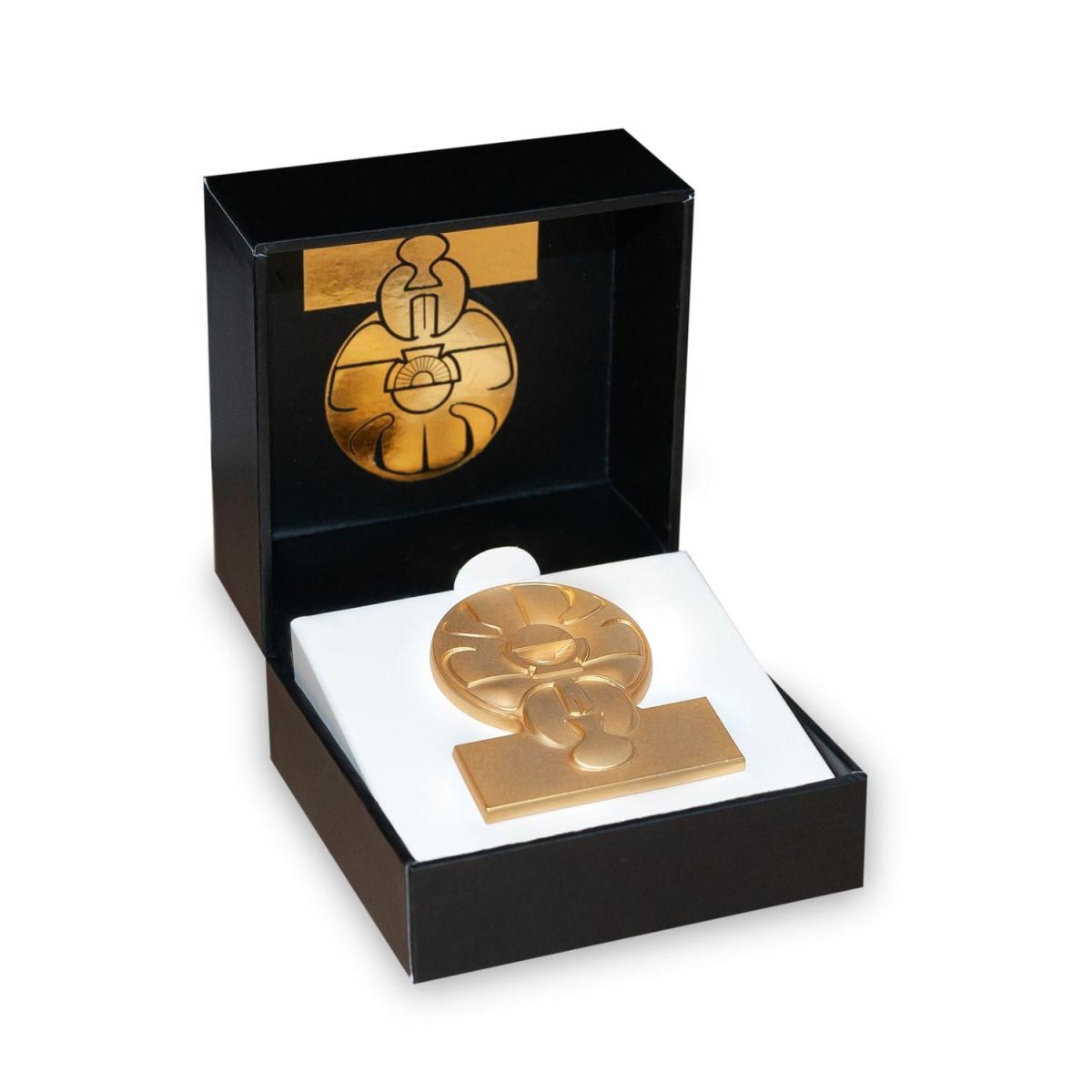 Star Wars Exclusive Medal of Yavin 24k Gold Plated Pin picture