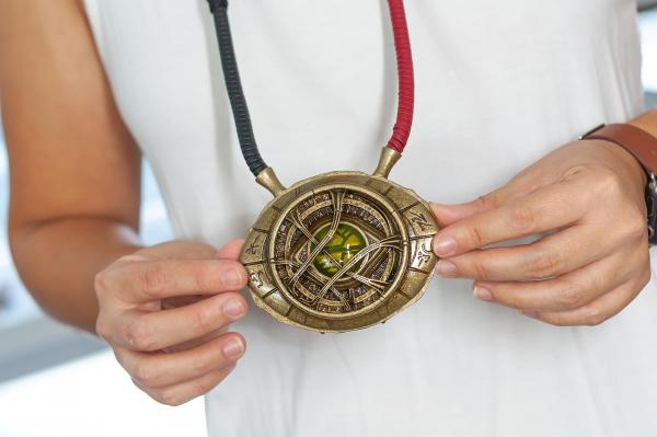 Avengers End Game Doctor Strange Eye of Agamotto 1:1 Replica picture