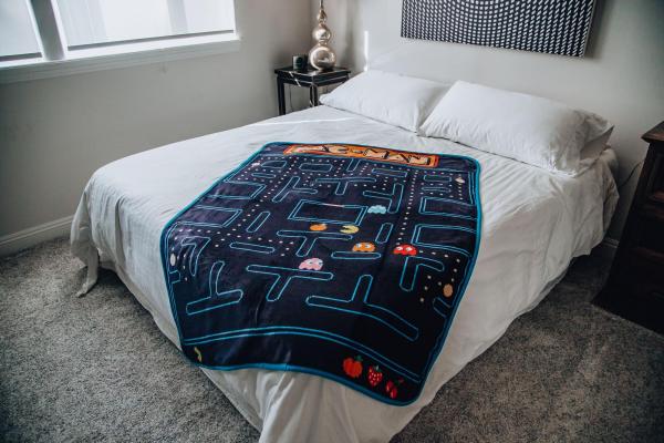 Pac-Man Maze Fleece Throw Blanket picture
