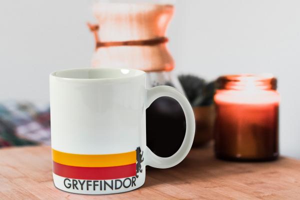 Harry Potter 16 Piece Porcelain Dinnerware Set - Gryffindor picture