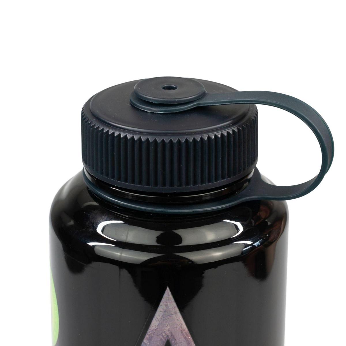 Assassin's Creed Syndicate 32oz Plastic Water Bottle picture