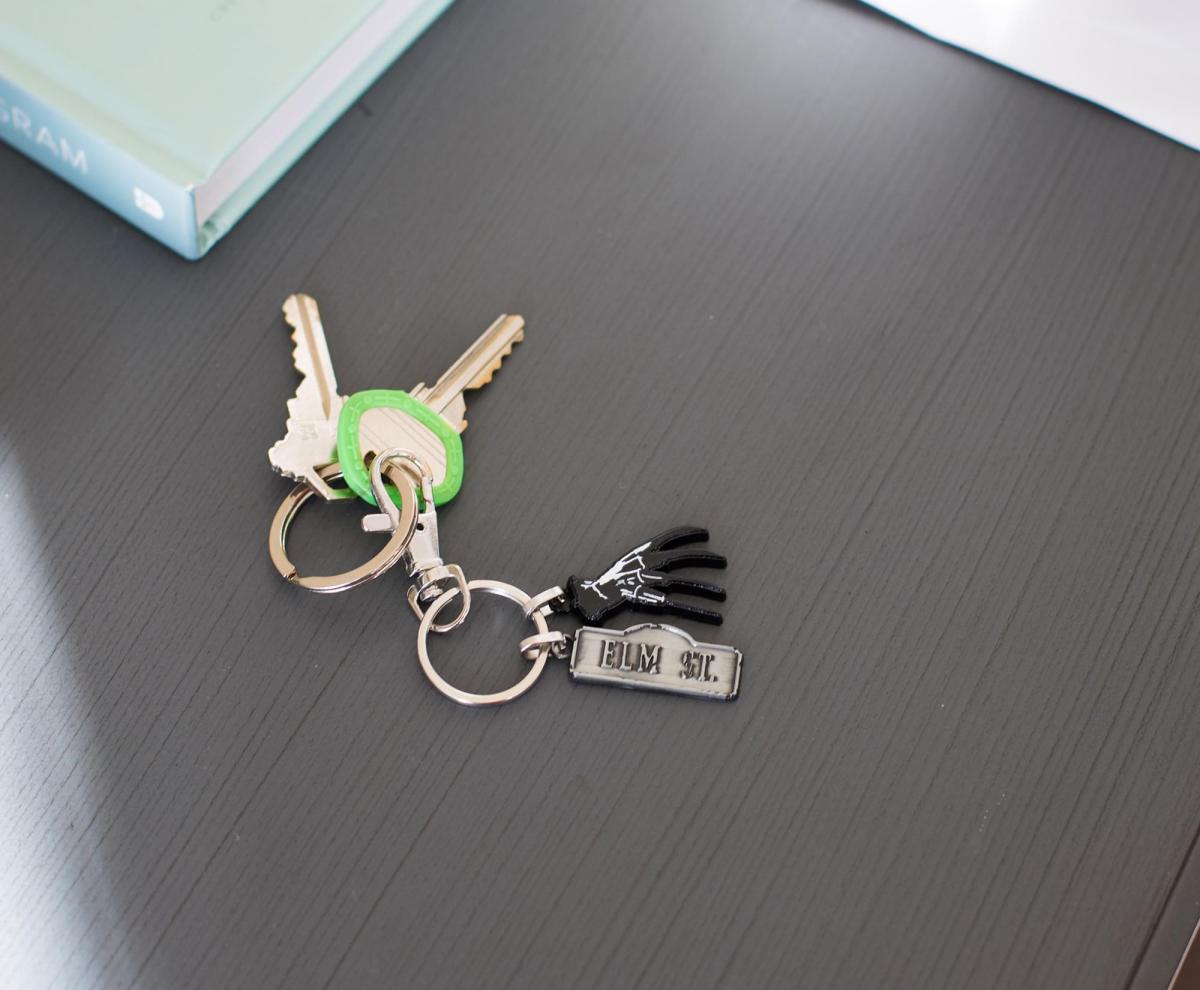 Nightmare On Elm Street Sign and Freddy Glove Metal Keychain picture