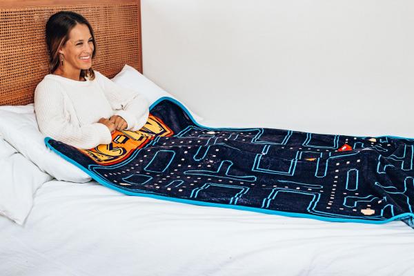 Pac-Man Maze Fleece Throw Blanket picture