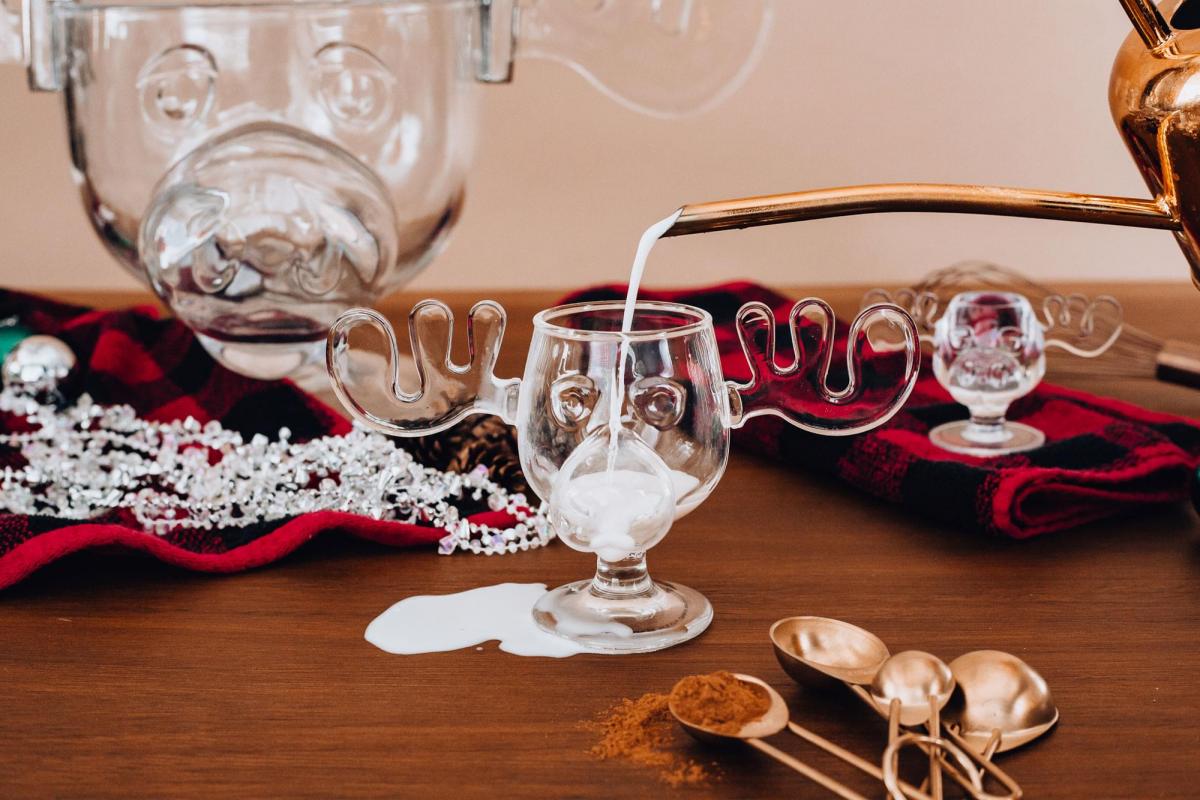 National Lampoon's Christmas Vacation Griswold Moose 8oz Mu picture