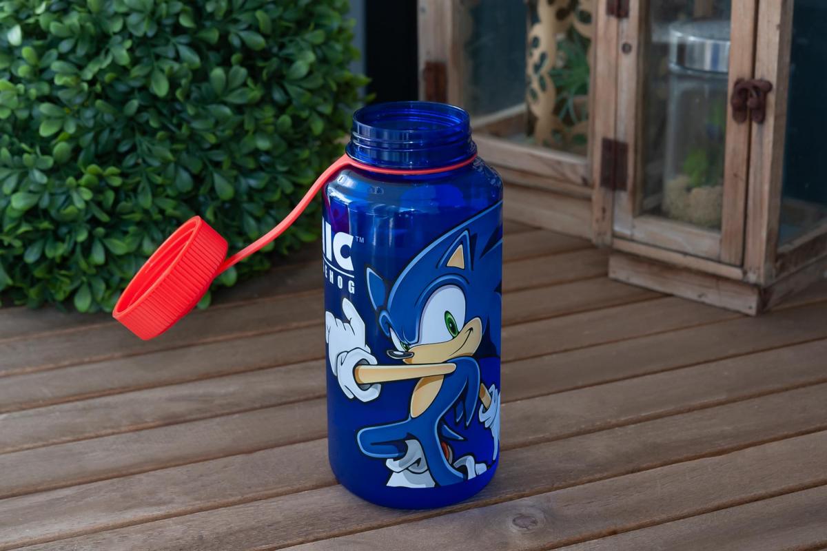 Sonic The Hedgehog 32oz Plastic Water Bottle picture