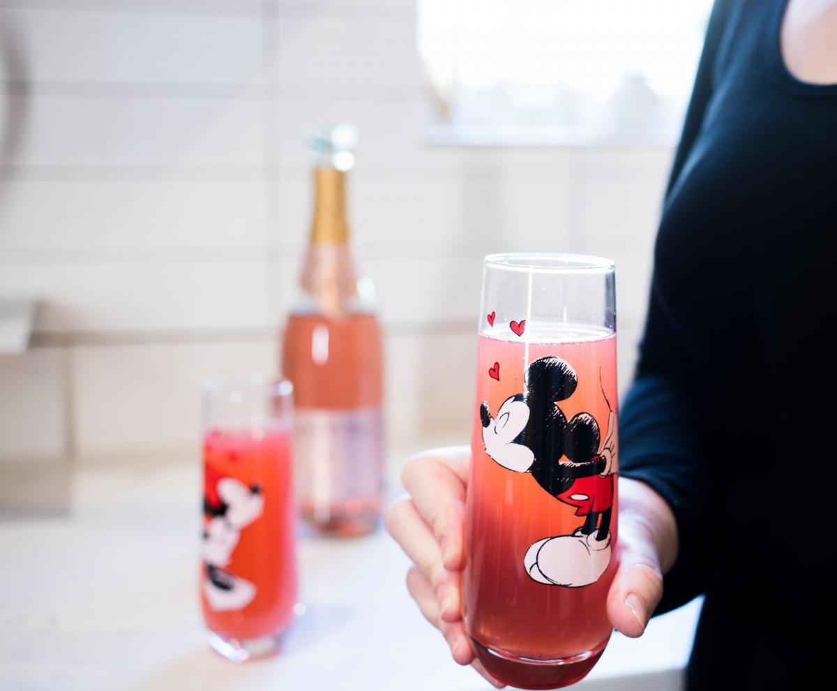 Mickey and Minnie Kiss Hearts 2pc Stemless Fluted Glass Set picture