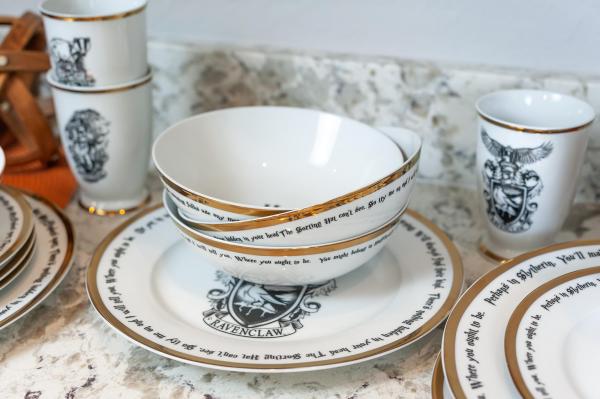 Harry Potter House Logos 16 Piece Ceramic Dinnerware Set picture