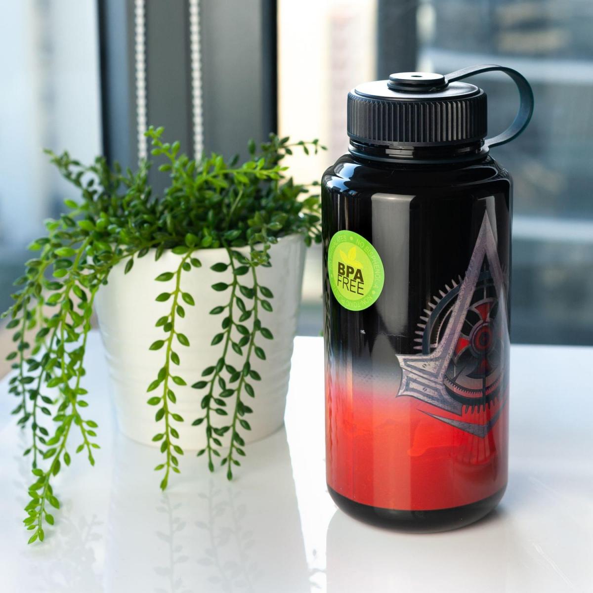 Assassin's Creed Syndicate 32oz Plastic Water Bottle picture
