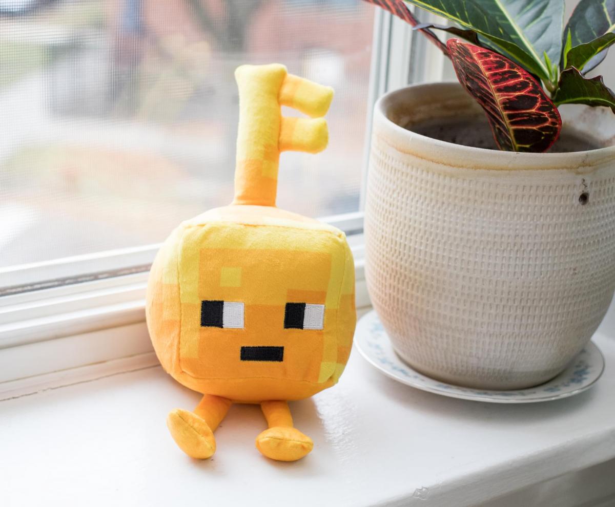 Minecraft Dungeons 7 Inch Gold Key Golem Plush picture