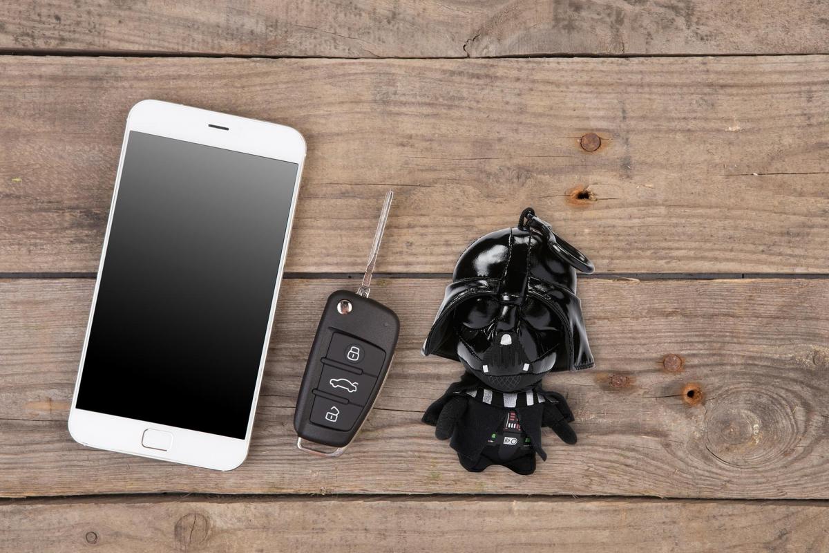 Star Wars Vader 4" Talking Plush Clip On picture