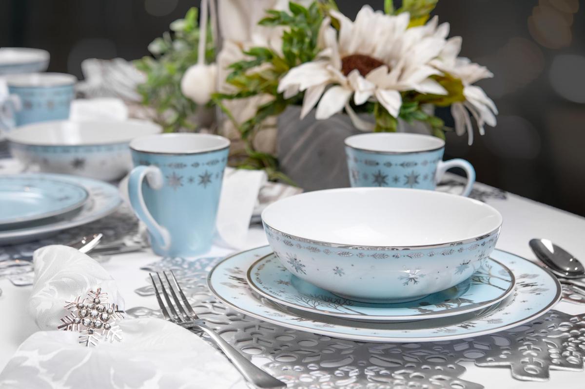 Frozen 2 Themed 16 Piece Ceramic Dinnerware Set picture
