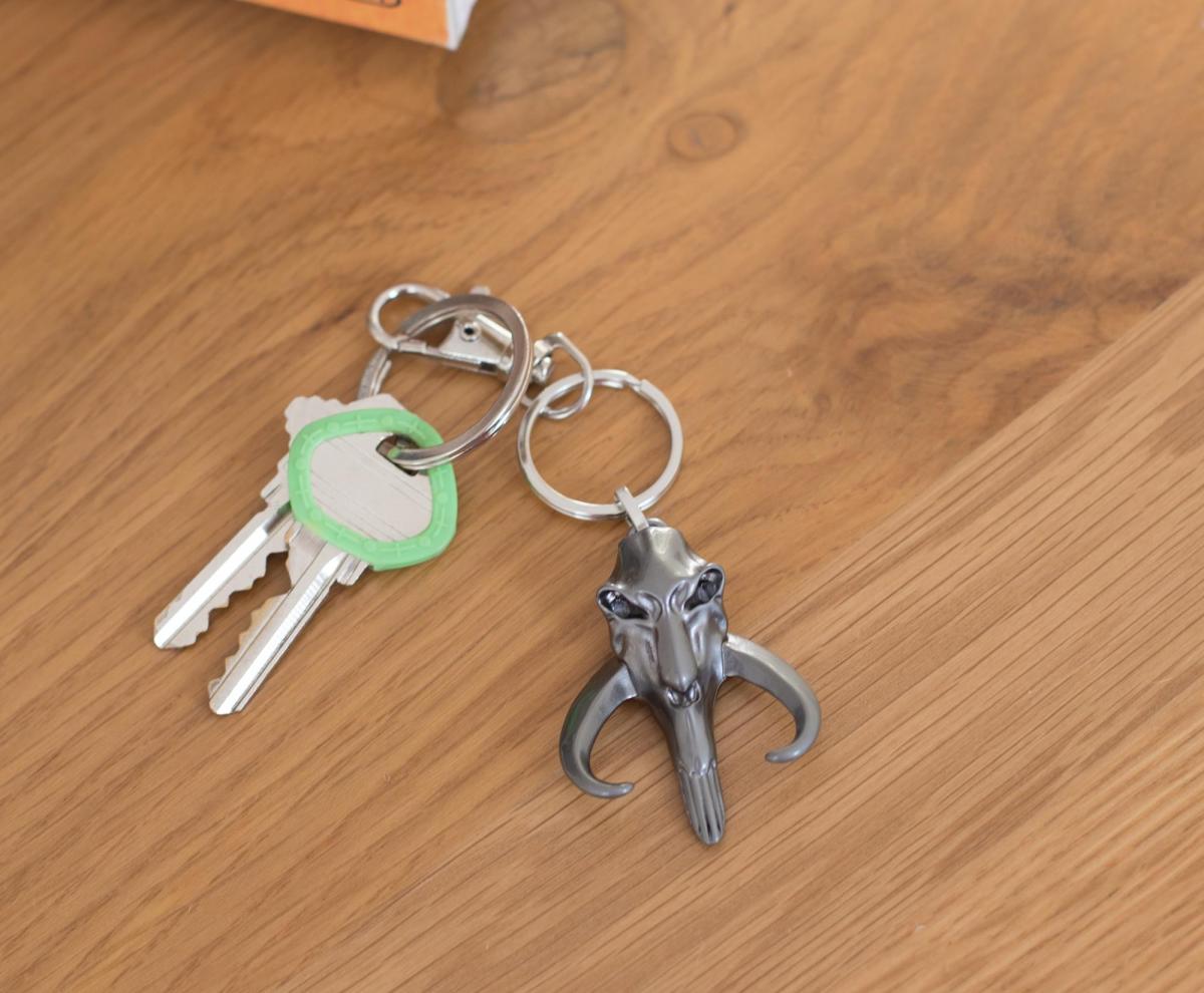 Star Wars Mandalorian Mythosaur 3D Flat Back Metal Keychain picture