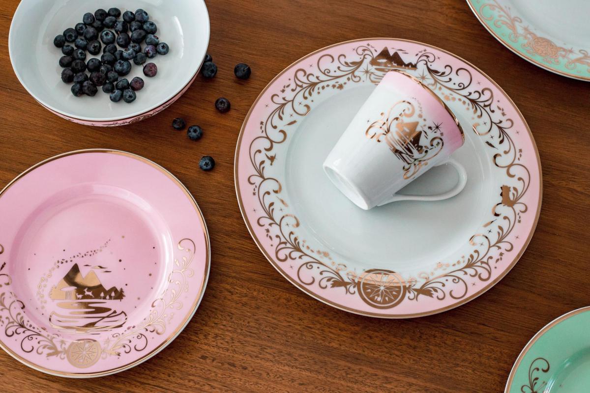 Disney Princess 16-Piece Ceramic Dinnerware Set Collection 3 picture