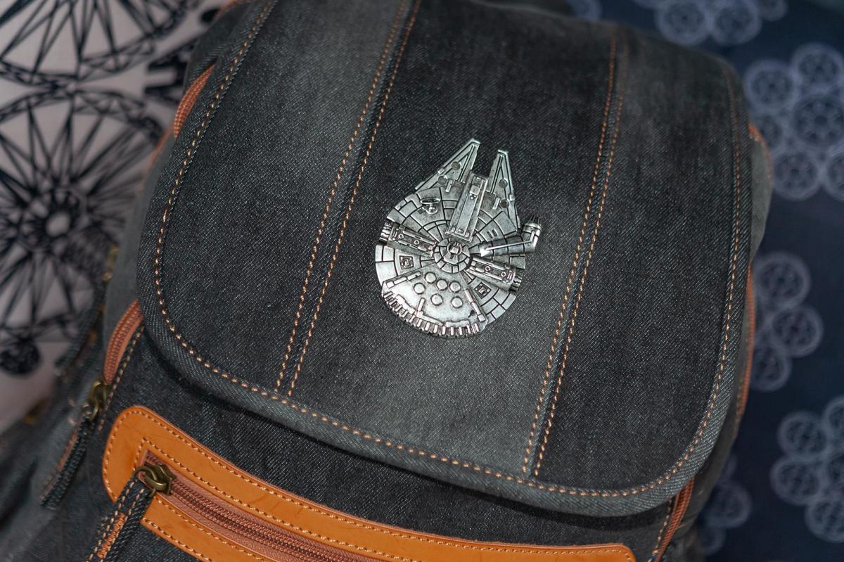 Star Wars Millennium Falcon Die Cast Metal Collector Pin picture