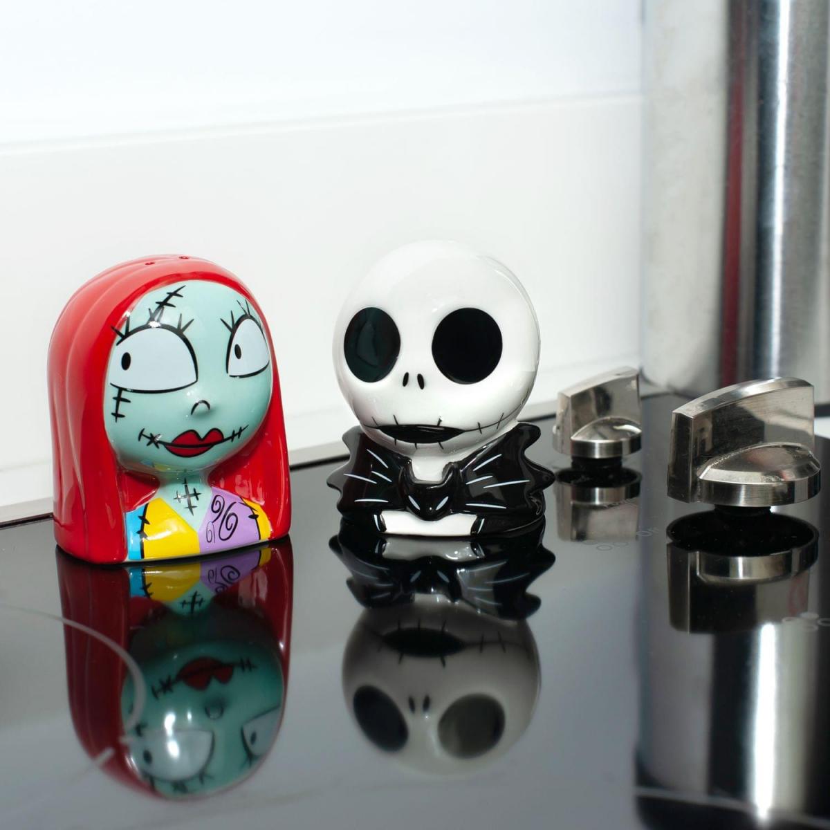 Nightmare Before Christmas Jack/Sally Salt & Pepper Set picture