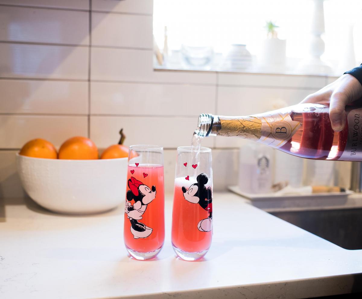 Mickey and Minnie Kiss Hearts 2pc Stemless Fluted Glass Set picture