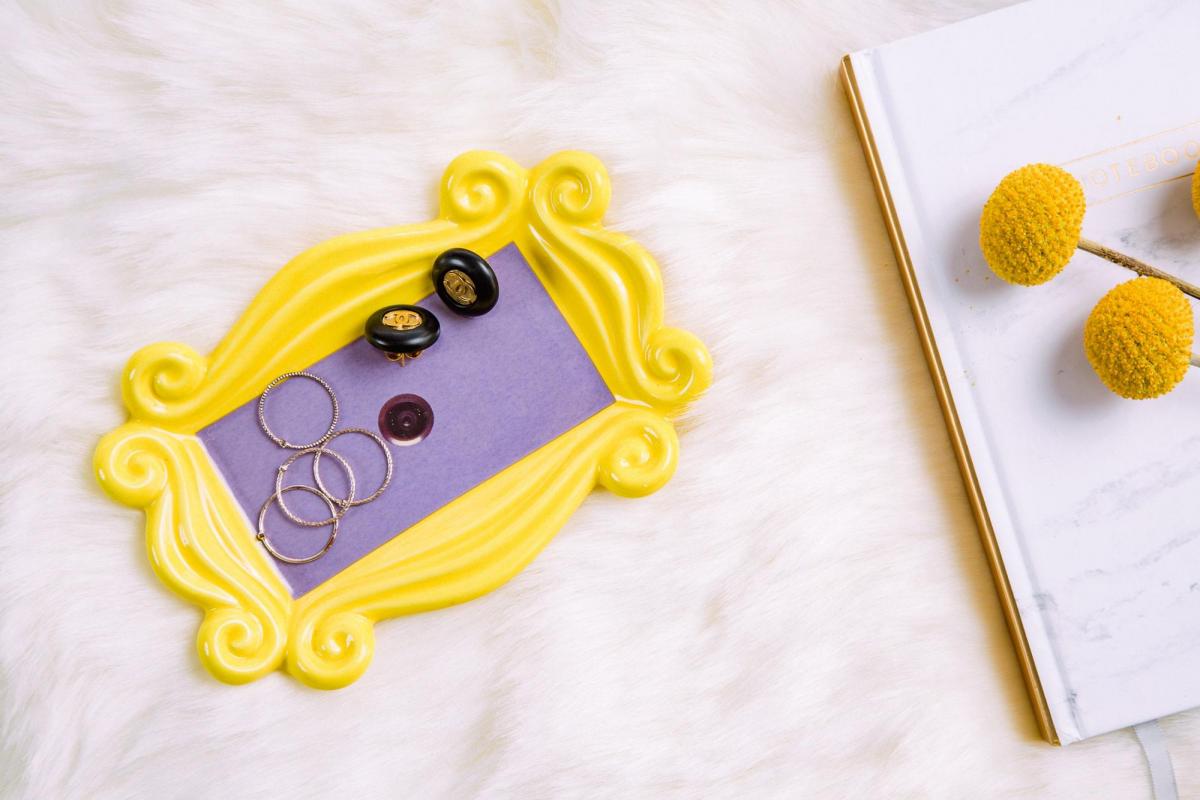 Friends Picture Frame Replica Ceramic Trinket Tray | 4 x 6 Inches picture