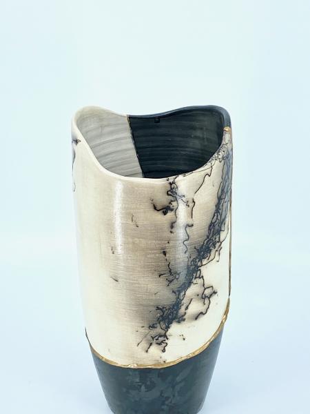 Kintsugi Horse Hair Vase picture