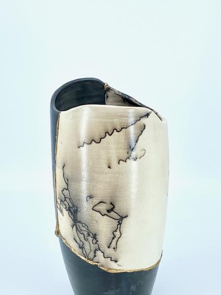 Kintsugi Horse Hair Vase picture