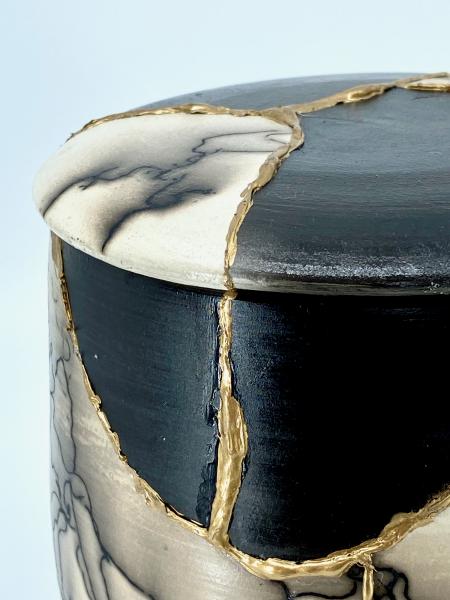 Lidded Kintsugi Horse Hair Vase picture