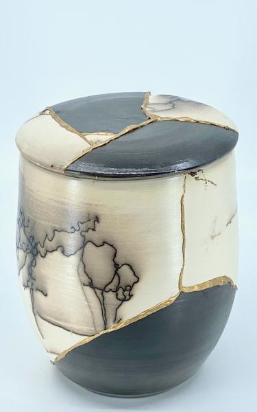 Lidded Kintsugi Horse Hair Vase picture