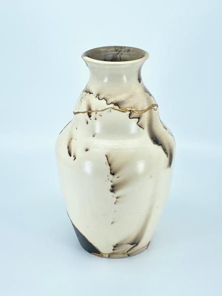 Kintsugi Horse Hair Vase picture