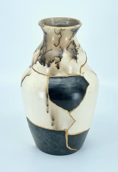 Kintsugi Horse Hair Vase picture