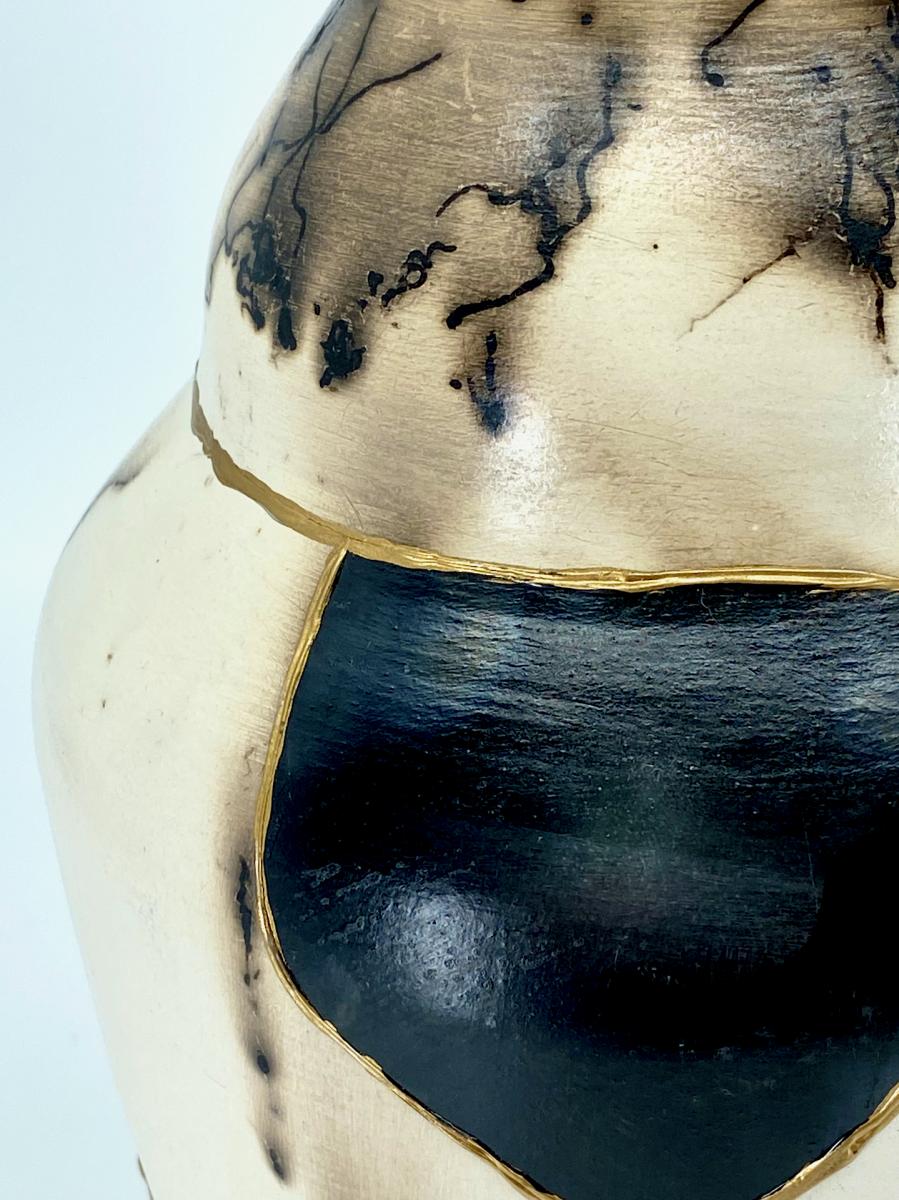 Kintsugi Horse Hair Vase picture