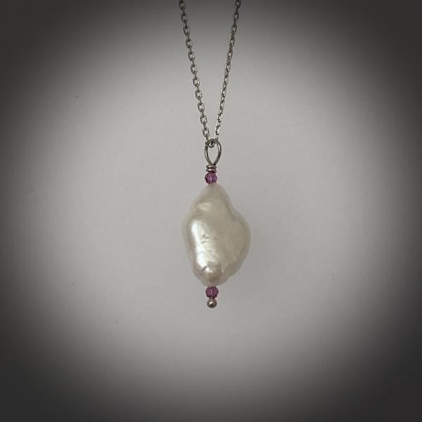 White baroque cultured freshwater pearl on 19" sterling chain