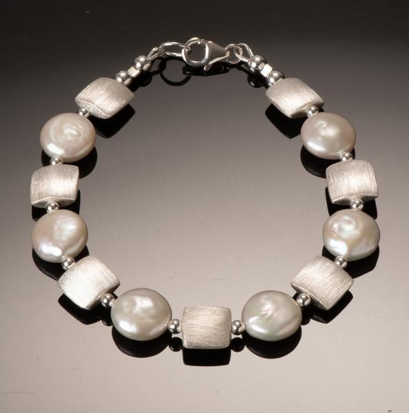 Petite Coin Pearl Bracelet - 7" picture