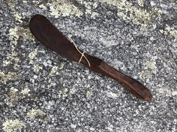 Walnut Spreader 4S knife picture