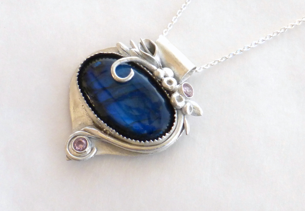 Brilliant Blue Labradorite picture