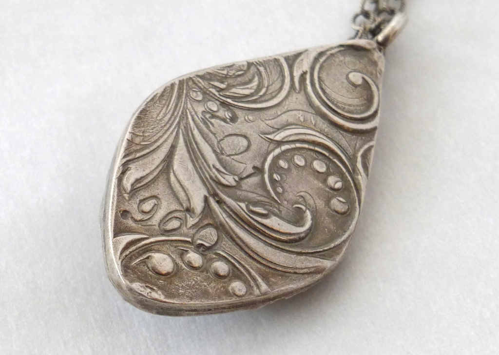 Pearl Solitaire Pendant picture