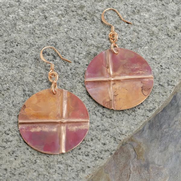 Criss cross disc earrings picture