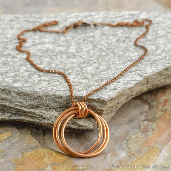 Triple linked ring Necklace