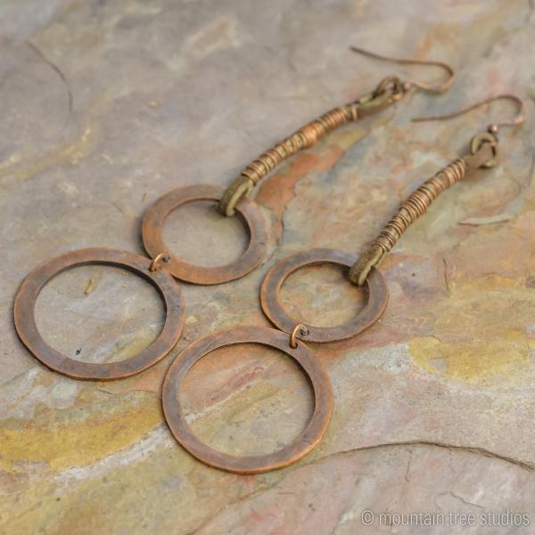 Long wrapped leather and circles earrings