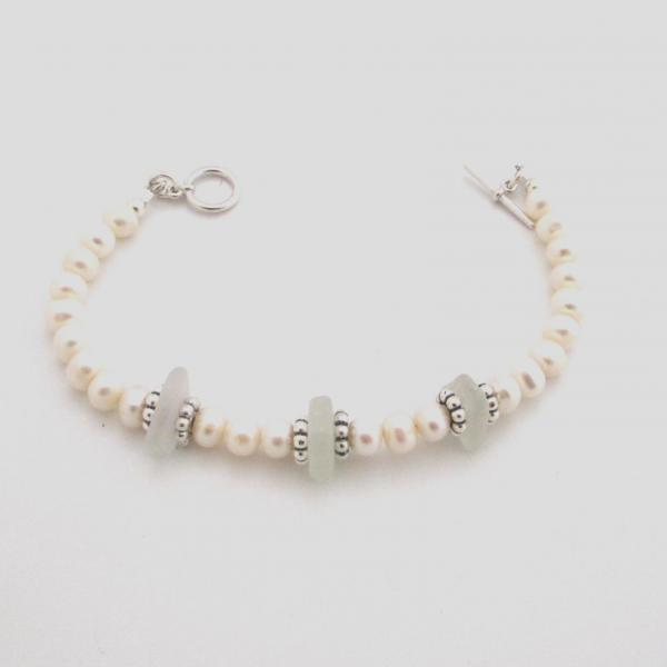 White Sea Glass and Pearl Bracelet picture