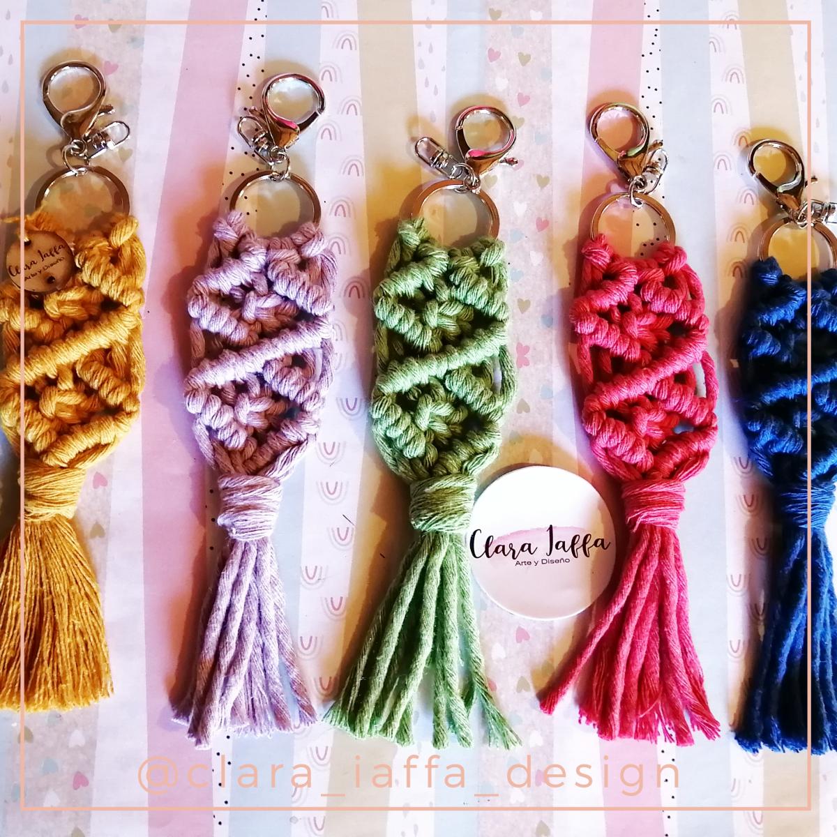 LLAVEROS EN MACRAME picture