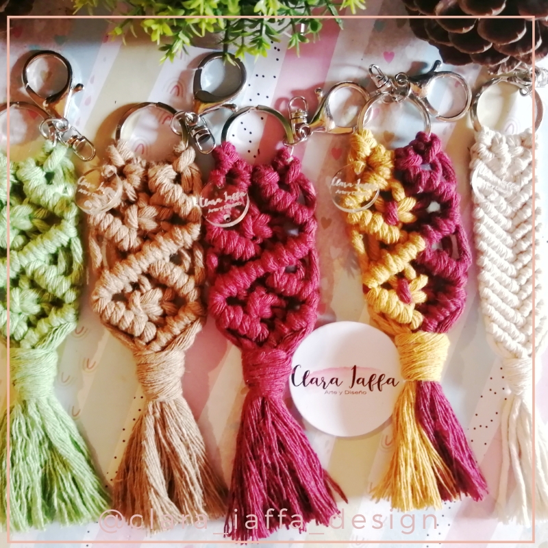 LLAVEROS EN MACRAME picture