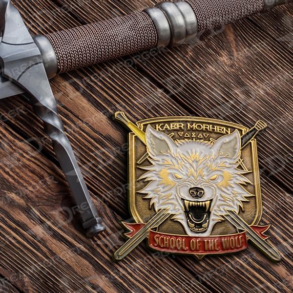 The Witcher Antique Gold Metal Lapel Pin "Kaer Morhen School of the Wolf" picture